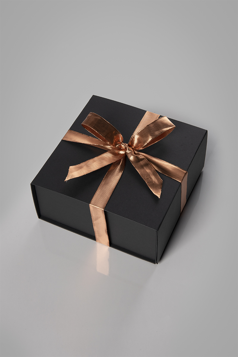 VoyeurX ondeugende belevingsbox geschenkset zwart rose goud erotisch sexy bondage artikelen bdsm