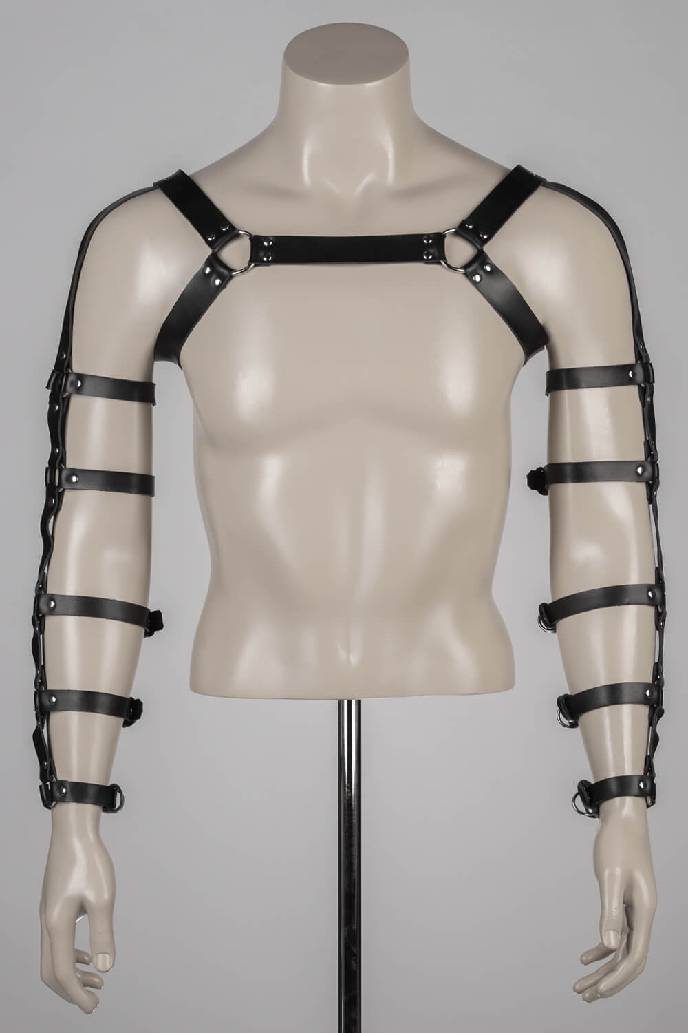 gladiator harnas zwart voyeurx hero leren outfit man kinky mannen voorkant