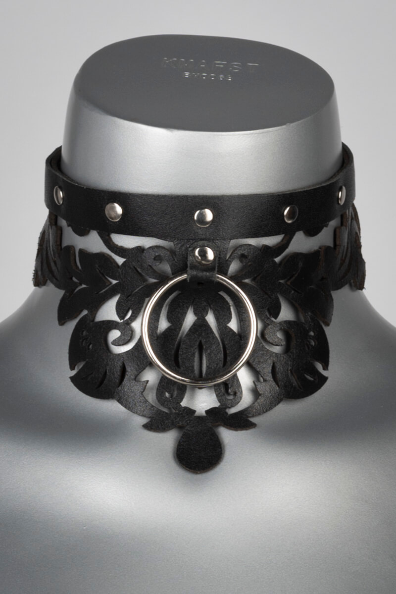 VoyeurX leren halsband lasercut Lucy zwart